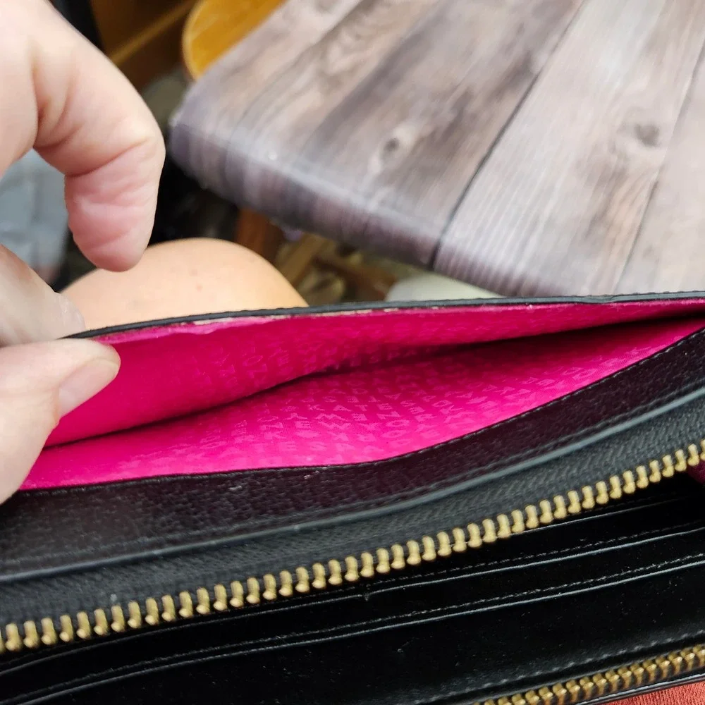 Kate Spade New York Black Pebbled Leather Zip Around Wristlet Wallet Designer